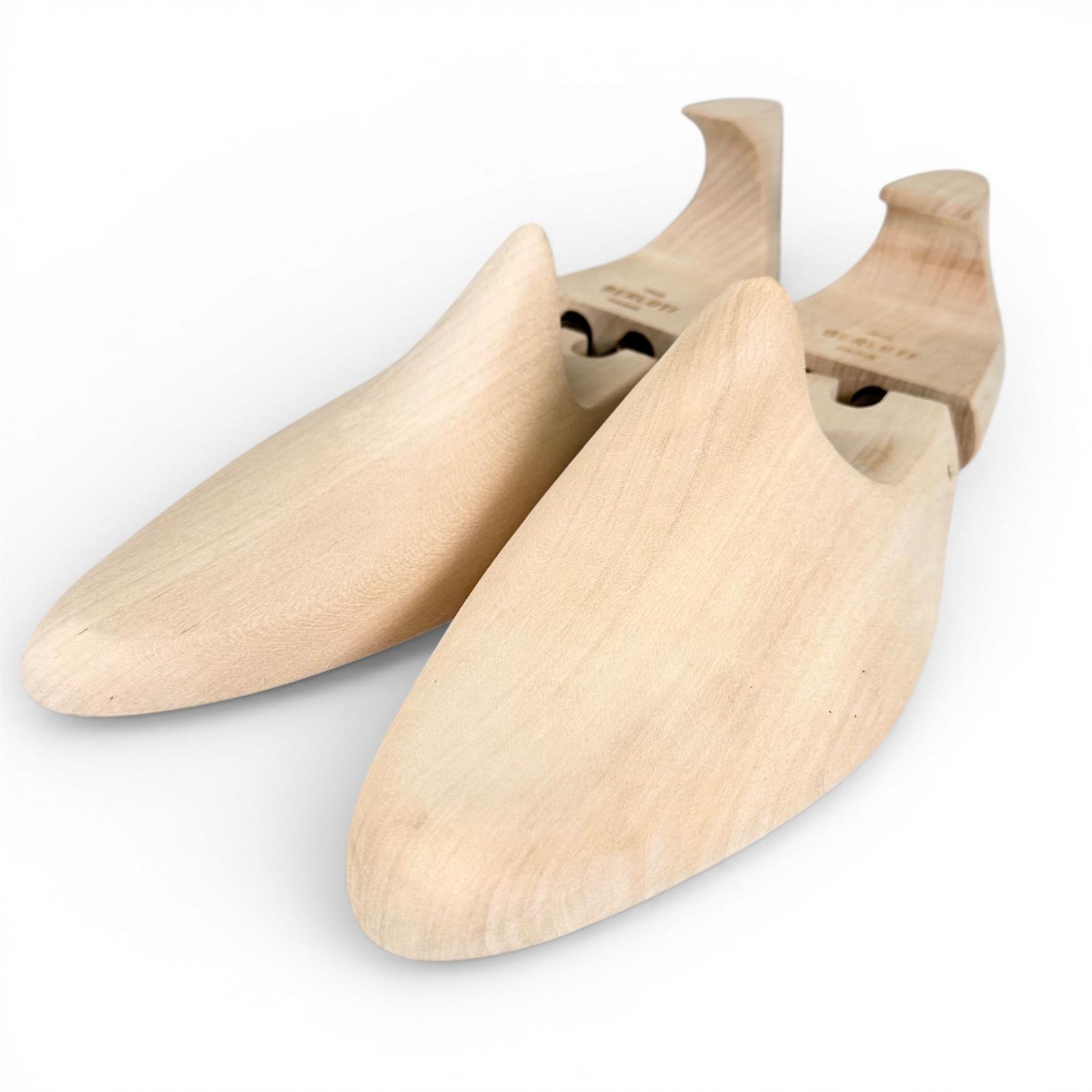 Great BERLUTI Shoe tree Logo-engraved shoe trees natural wooden mens 7 Used
