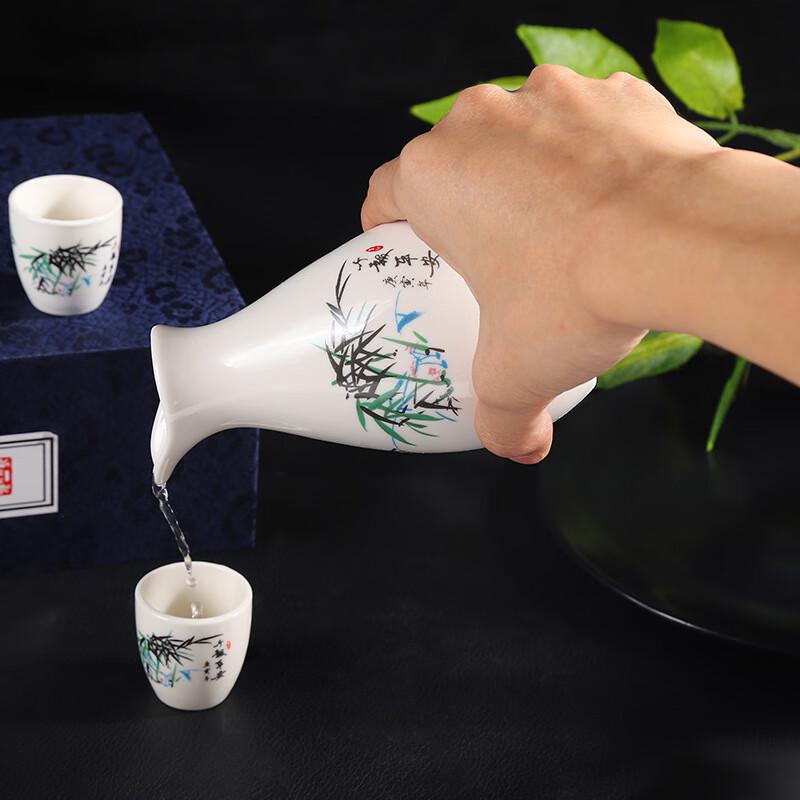 Duanyun Ceramic Baijiu Decanter & Shot Glass Gift Set