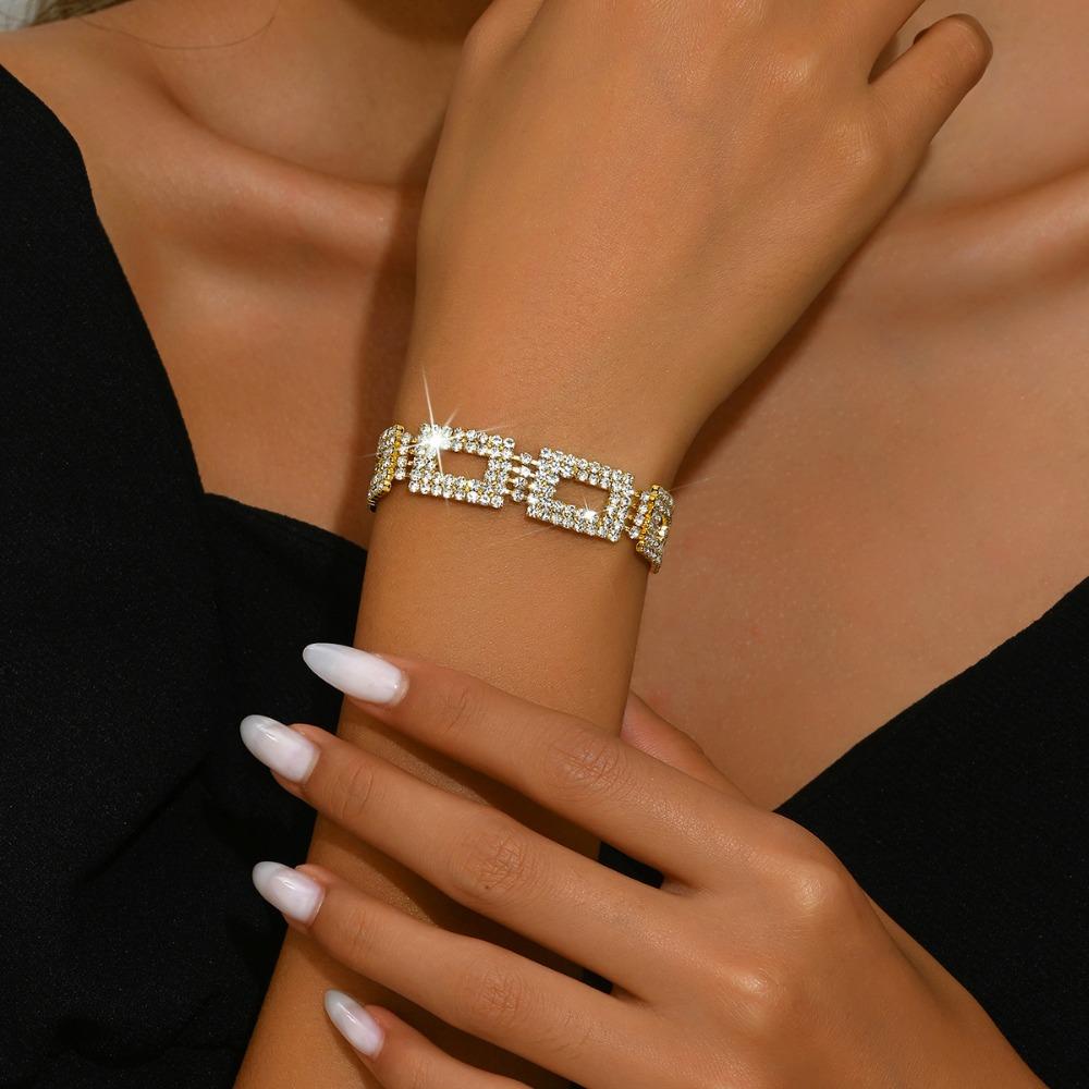 Jewelry Set High-end Full Diamond Three-piece Necklace Earrings Earrings Bracelet Dress Jewelry Accessories