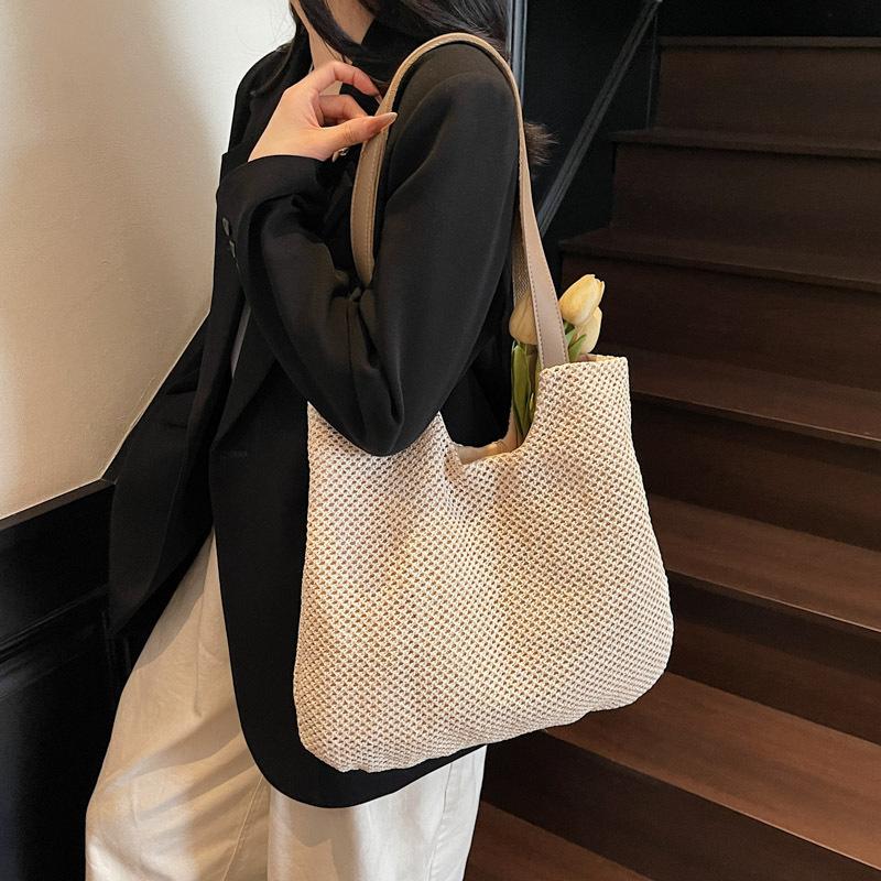 Summer Fashion Women's Hand-Woven 2025 Fashionable Foreign Style One-Shoulder Small Bag Niche Beach Straw Tote Bag