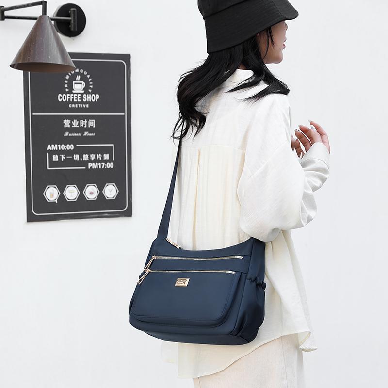 Taška přes rameno Dámská velkokapacitní nylonová crossbody taška Mother Bag Vícevrstvá taška