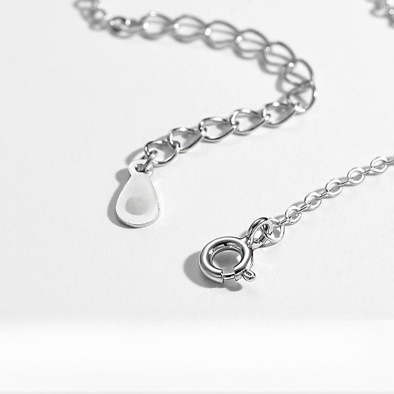 Four Leaf Grass Necklace Summer New Women's Clavicle Chain Light Luxury Small and High End Korean Edition