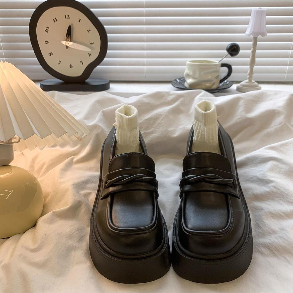 2025 new spring and autumn versatile small man increases height with one pedal loafer single shoes black thick heel thick sole small leather shoes