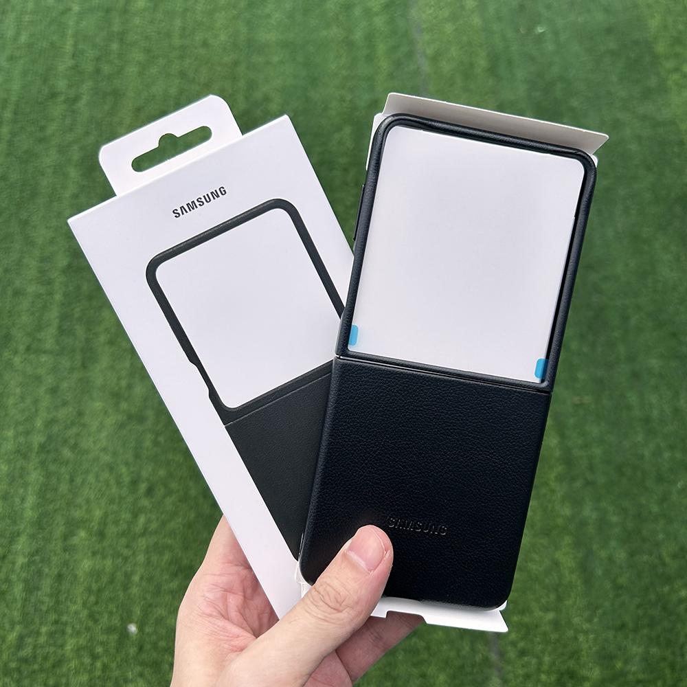 

Оригинальный чехол Samsung Galaxy Z Flip7 Kindsuit из веганской кожи для Galaxy Z Flip 7, защитный чехол чёрный