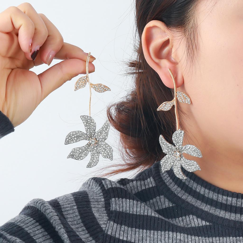 Exaggerated big flower, leaf, full diamond, multi-layer pendant earrings, women's fashionable high-end earrings