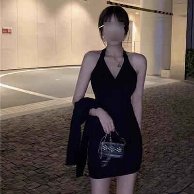Reiner Desire-Stil V-Ausschnitt Hals schwarzes Kleid Damen Frühling neu hochwertig selbstkultivierend und dünner hüftumschmeichelnder kurzer Rock