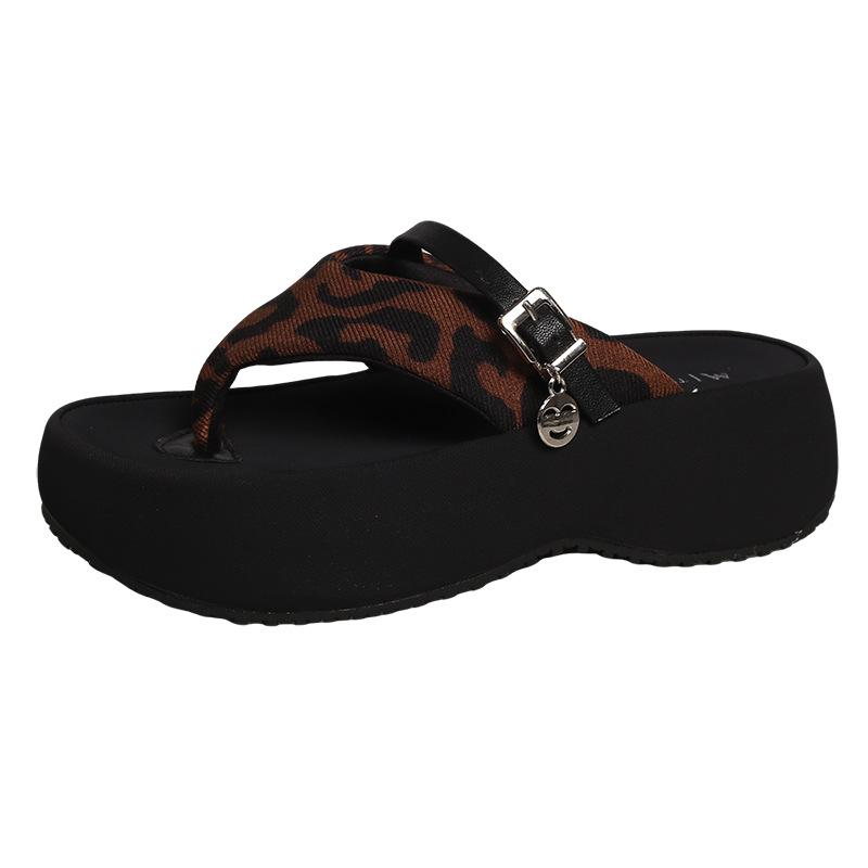 Summer new leopard print thick-soled flip-flops women wear pinch feet beach muffin bottom Roman cool slippers women
