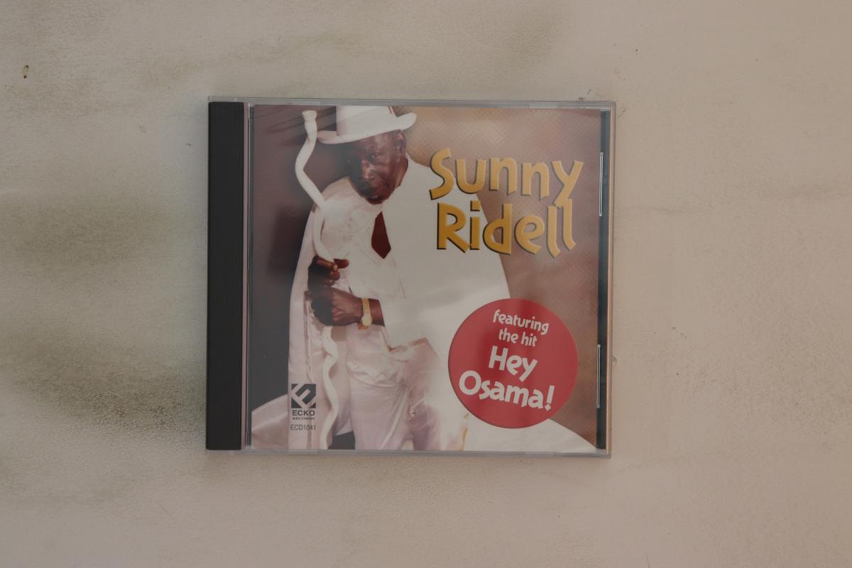 

CD SUNNY RIDELL - Sunny Ridell ECD1041 Ecko Records 2001 US Soul/Funk Used