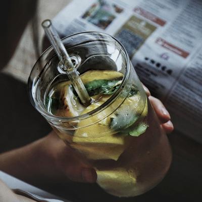 Glasbecher mit Deckeln und Strohhalmen Kaffeebecher Milch Saft Trinkbecher Glas Smoothie-Becher für Zuhause Outdoor Reisen
