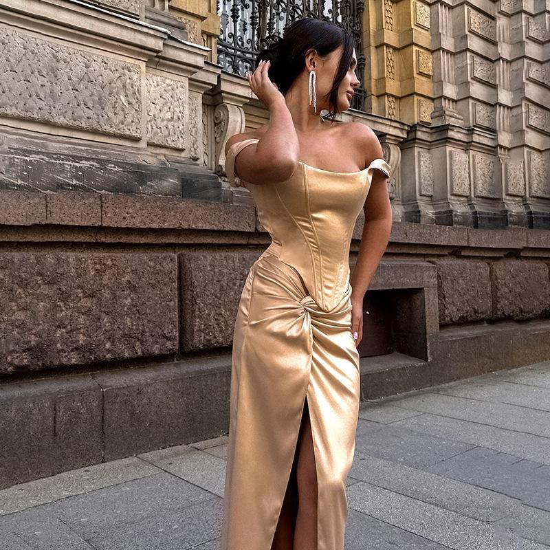 Saténové maxi šaty s rozparkem 2025 - Sexy šaty s nízkými zády a zavinovacím předním dílem, Večerní šaty obepínající postavu s vysokým rozparkem na stehně pro galavečery a červený koberec