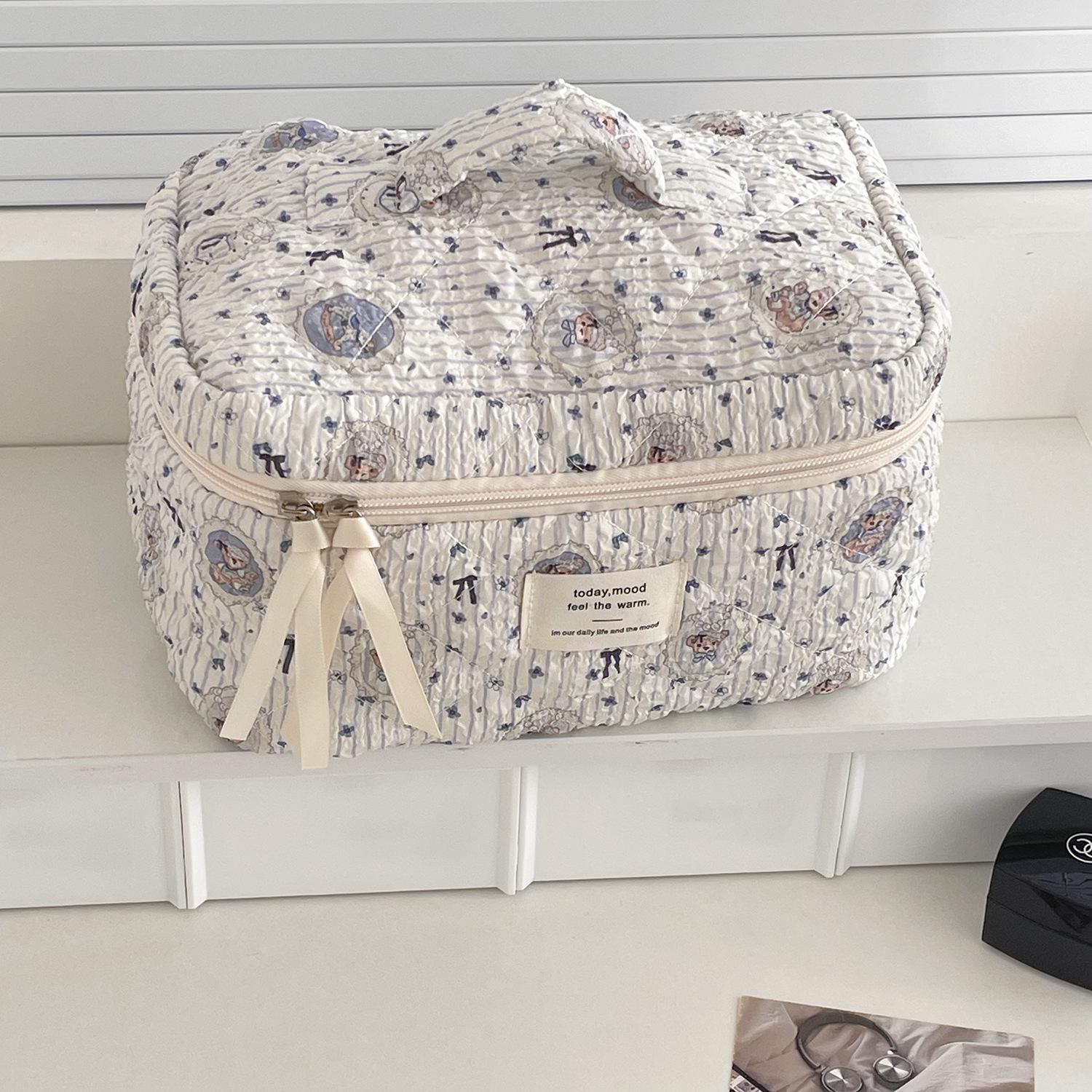 

Маленький медвежонок Портативная косметичка и сумка для ухода за кожей - Органайзер для туалетных принадлежностей для путешествий большой вместимости в мультяшном стиле