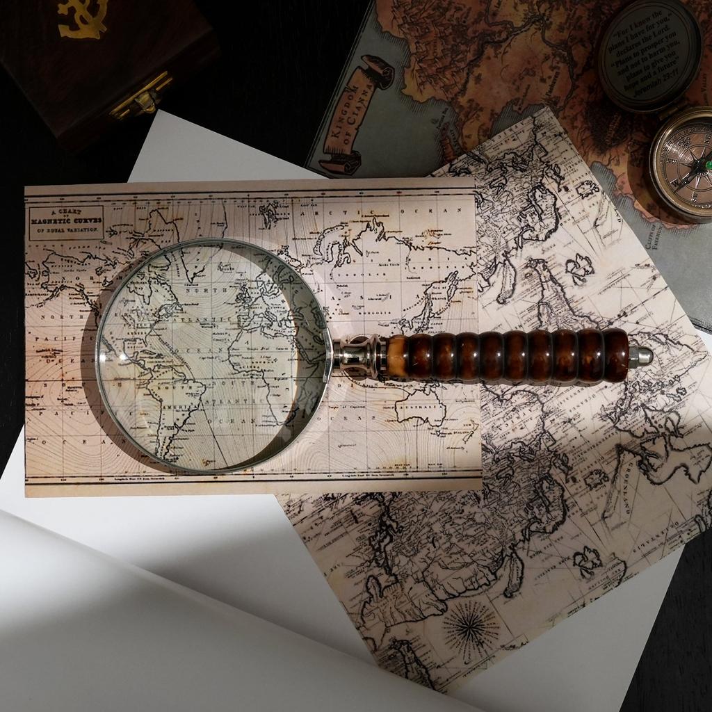 Elegant Brown Resin Handle Magnifying Glass With Steel Frame