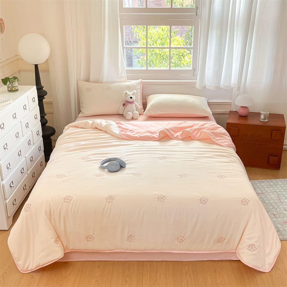Summer Quilt Dorm Single Machine Washable Summer Cool Thin Blanket Air-Conditioning Embroidered