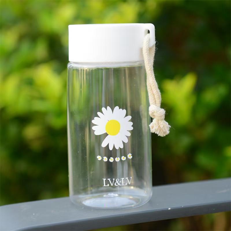 

Plastic cup 480ml, cup of water, creative, outdoor, transparent ,cup tea travel cute chrysanthemum pattern,Easy to carry 480ml