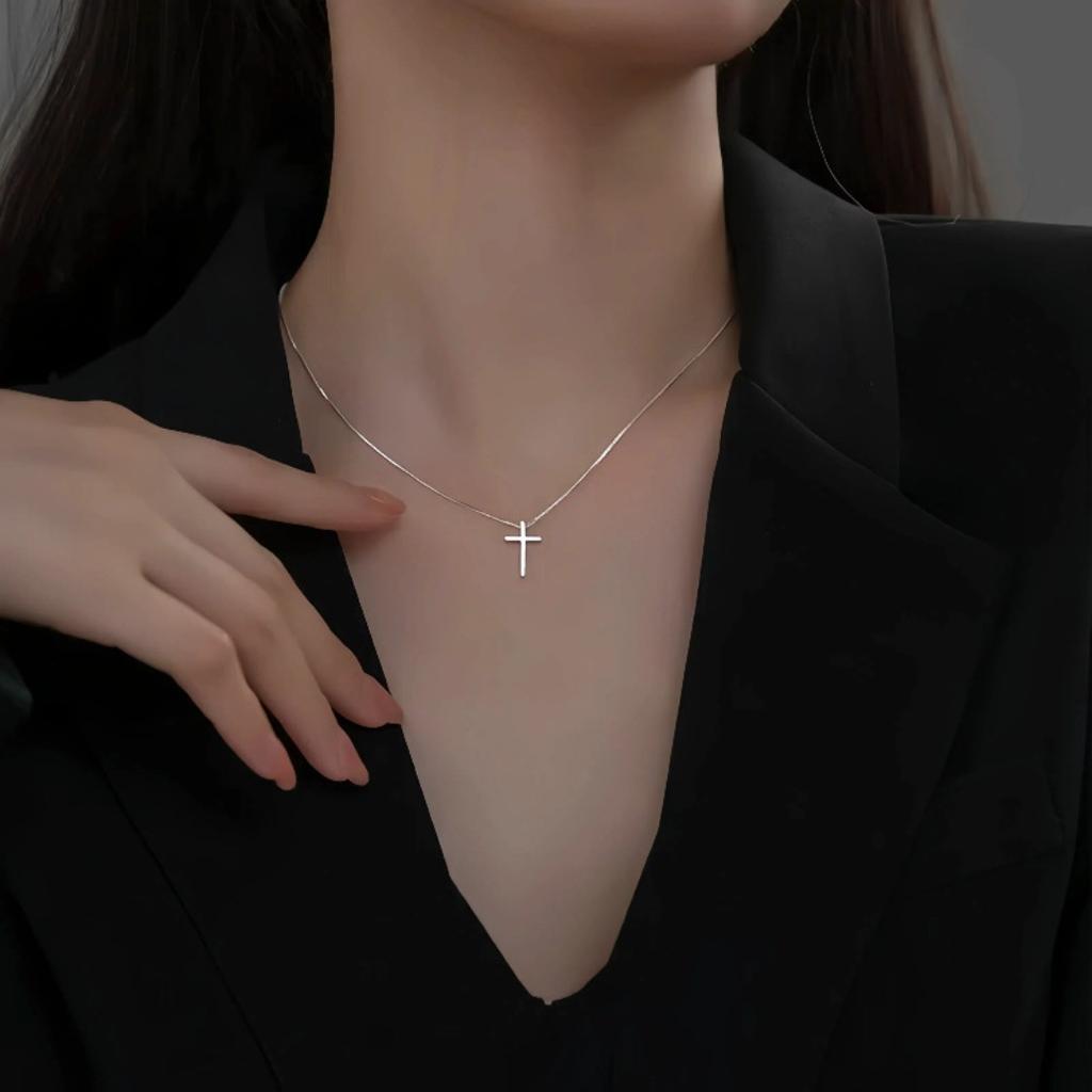 S925 sterling silver plated 14K gold cross pendant necklace men and women simple niche design box chain collarbone chain