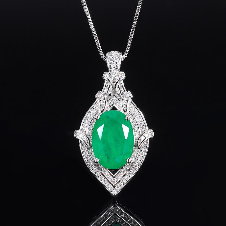 Tiktok Live TV Hot Caibao Retro Imitation Emerald Pendant New Product Temperament Noble Red Corundum Necklace