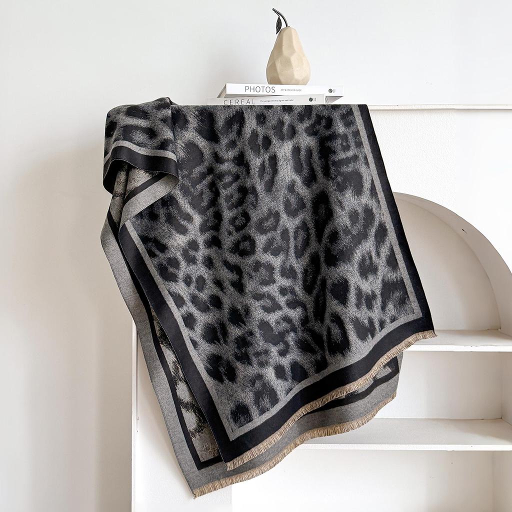 New Elegance Two-Sided Leopard Print Scarf Warm Fringe Pashmina Shawl Autumn and Winter Outdoor Coldproof Windproof Blanket