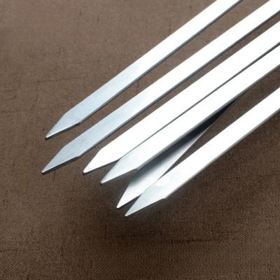 Kebabspiesjes 55cm Platte Roestvrijstalen BBQ Spies met Houten Handvat Herbruikbare Barbecue Spiesjes Platte Stok Rij Kebab Maker