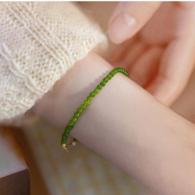 Emerald Green Beaded Bracelet with Gold Clasp – Dainty Minimalist Crystal Bracelet for Women, Luxury Everyday Gift Jewelry
