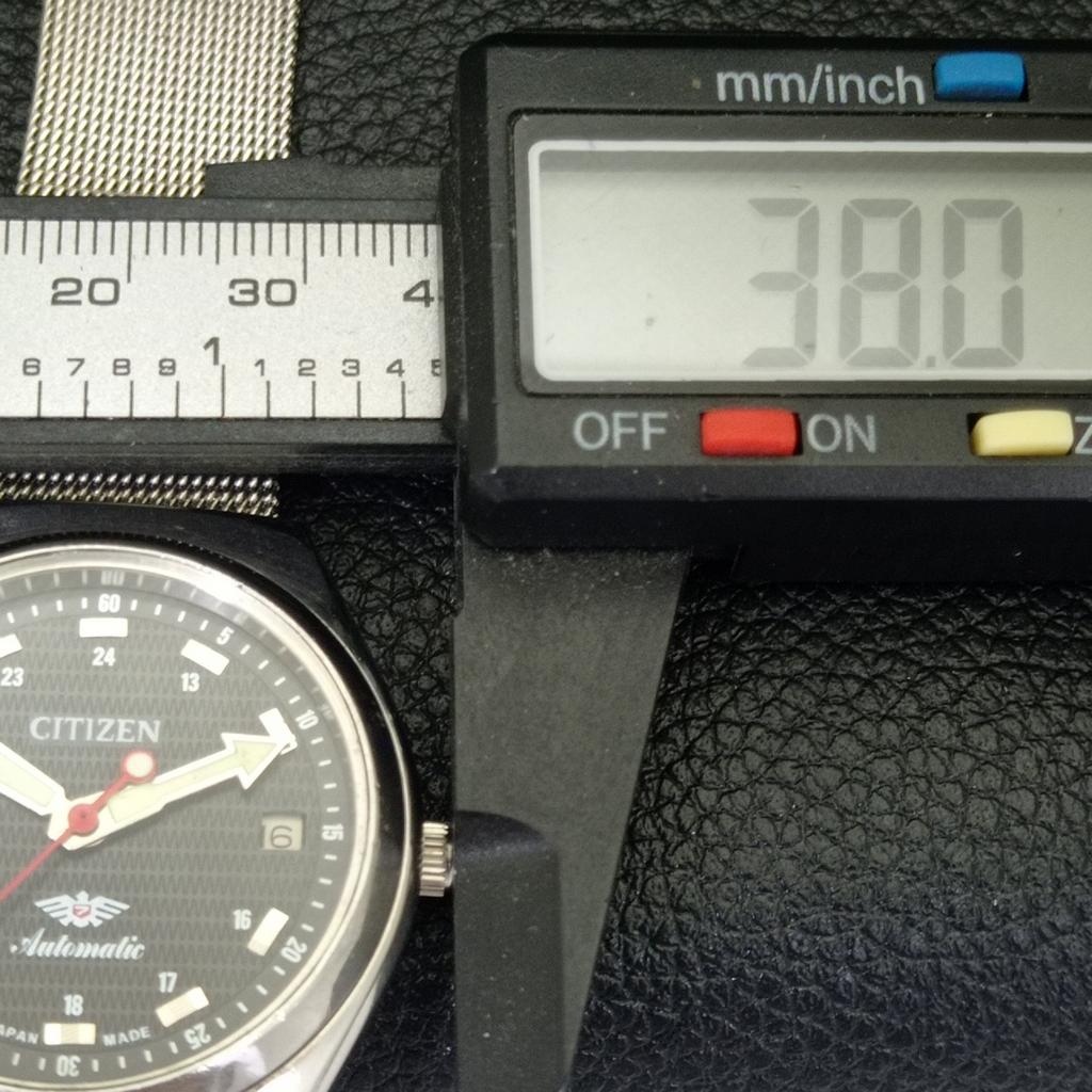 VINTAGE CITIZEN AUTOMATIC 8200 JAPAN MENS DATE BLACK COLOR DIAL WATCH a500213-2 R151b-a500213