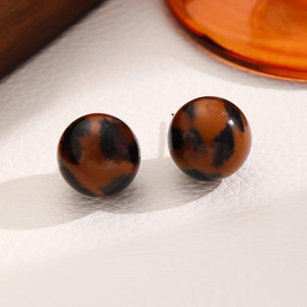 Retro European & American CCB Earring Set: Women's Creative Temperament C-shaped & Leopard Print Earrings