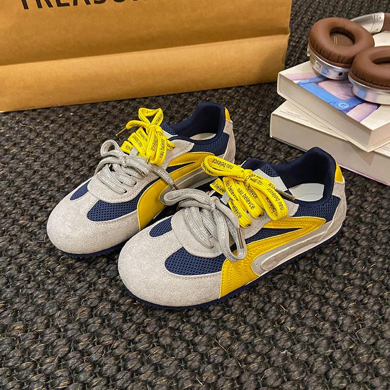 

Breathable mesh German training shoes Sports trendy shoes Student casual board shoes Forrest Gump shoes 35