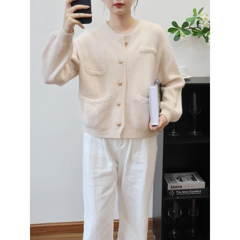 Autumn and winter new temperament knitted cardigan gentle lazy wind soft waxy sweater jacket women