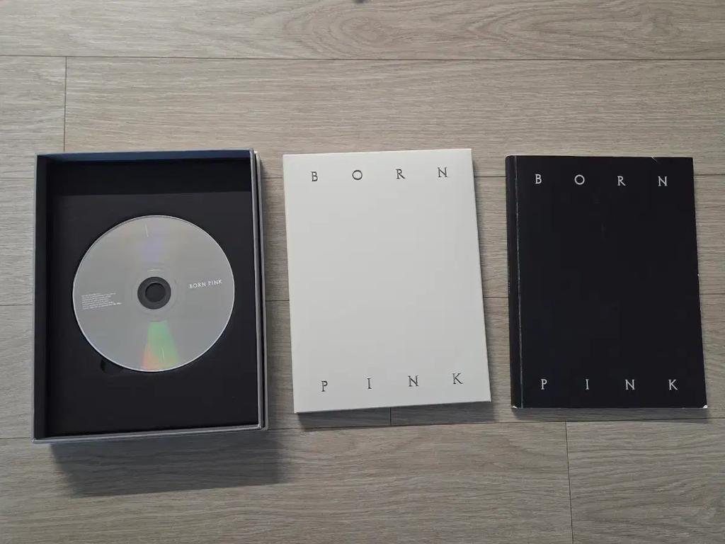 BLACKPINK autographed BORN PINK secret sale Used