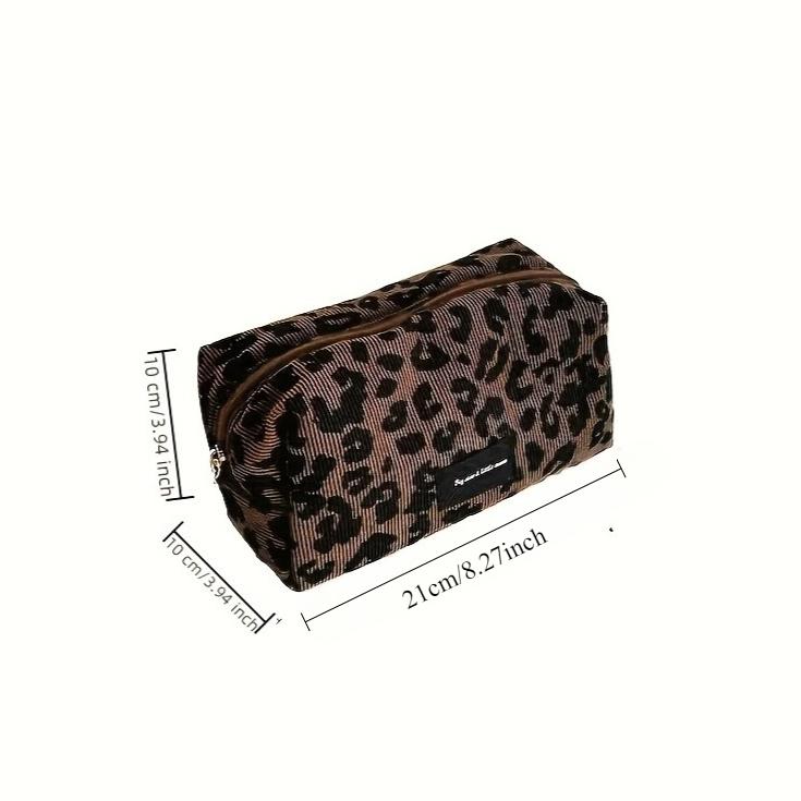 Durable Leopard Print Cosmetic Bag, Large Capacity Odorless Makeup Organizer with Secure Zipper, Fashionable for Daily Use