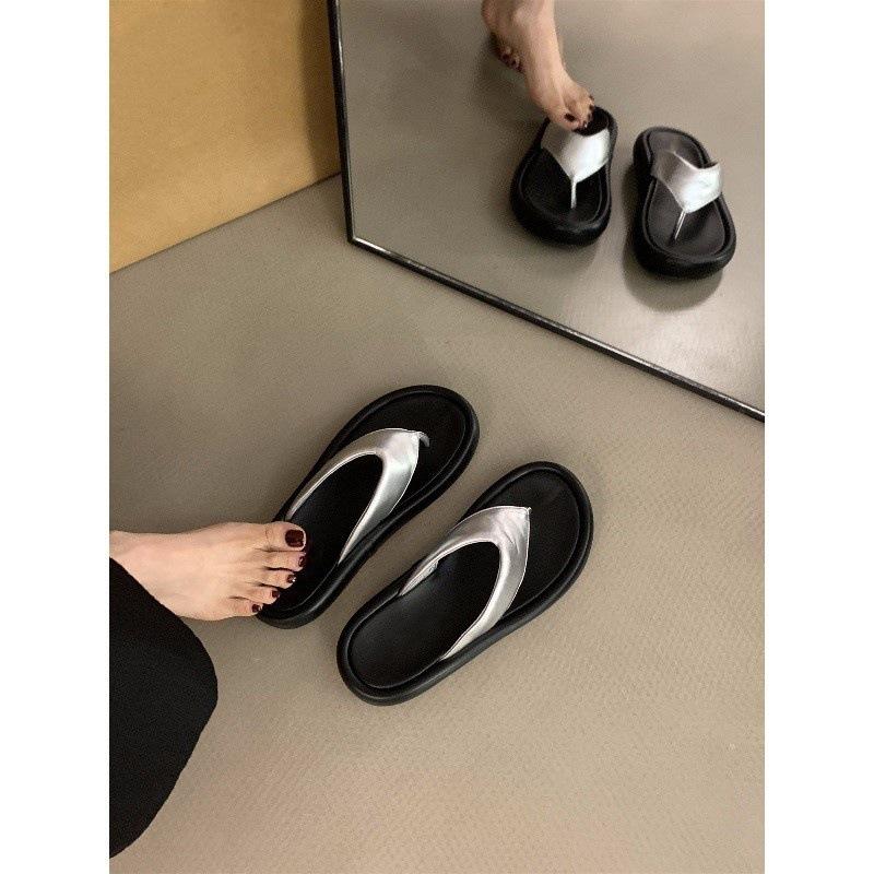 

Thick-soled flip-flops shoes women s shoes wear new soft-soled sandals beach sandals 40