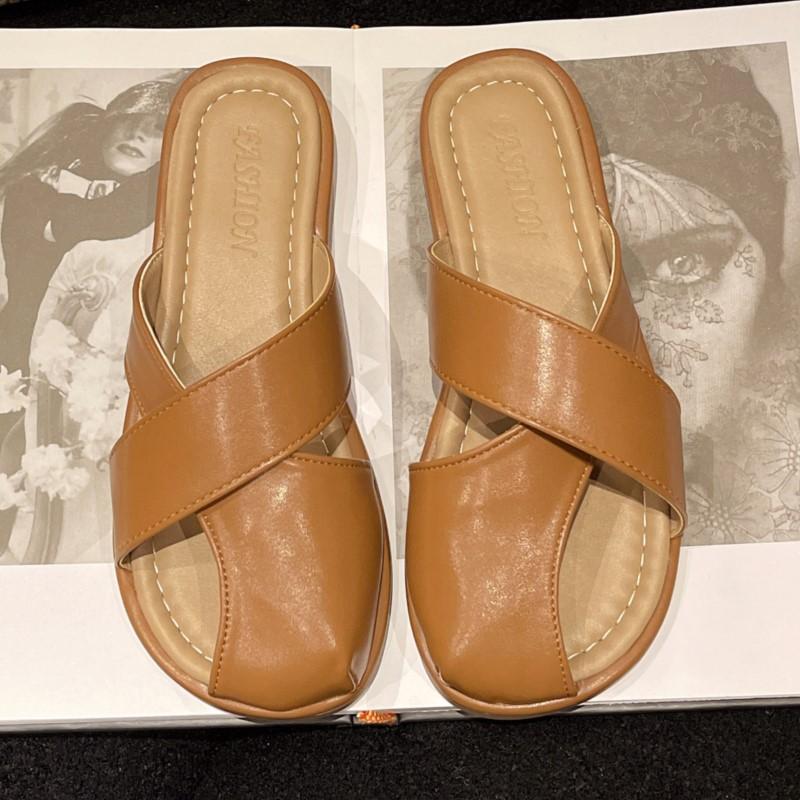 Fashion 2025 Summer Stylish Unique Design Flat Sole Enclosed Toe Half Slipper Women Bohemian Inspired Anti Slip Perfect for Outdoor Wear