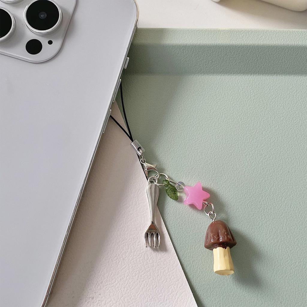 Vintage Mushroom Keychain Fashion Phone Pendant Hanging Ornament for Fashion Enthusiasts and Retro Style Followers