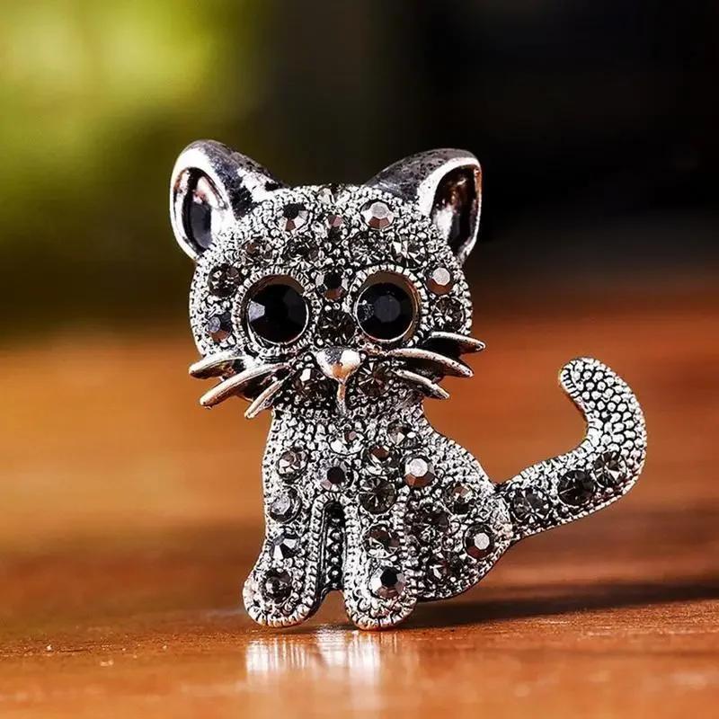 Trendy Full of Rhinestone Small Cat Brooches for Women Unisex Animal Pins Casual Party Accessories Gifts