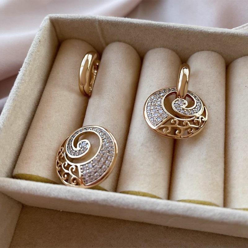 Boucles d'oreilles rétro européennes et américaines en or rose texturé français, incrustées de diamants, nouvelles boucles d'oreilles personnalisées et à la mode pour femmes