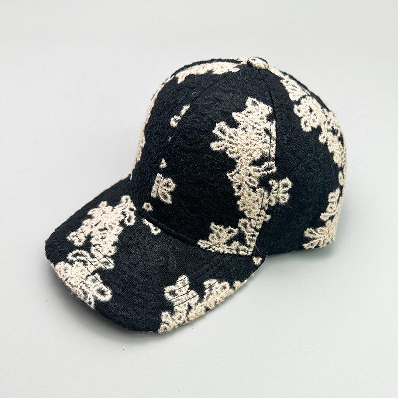 Printed Plaid Flower Embroidery Cap Autumn And Winter Men And Women Retro Versatile Fashion Warm Travel