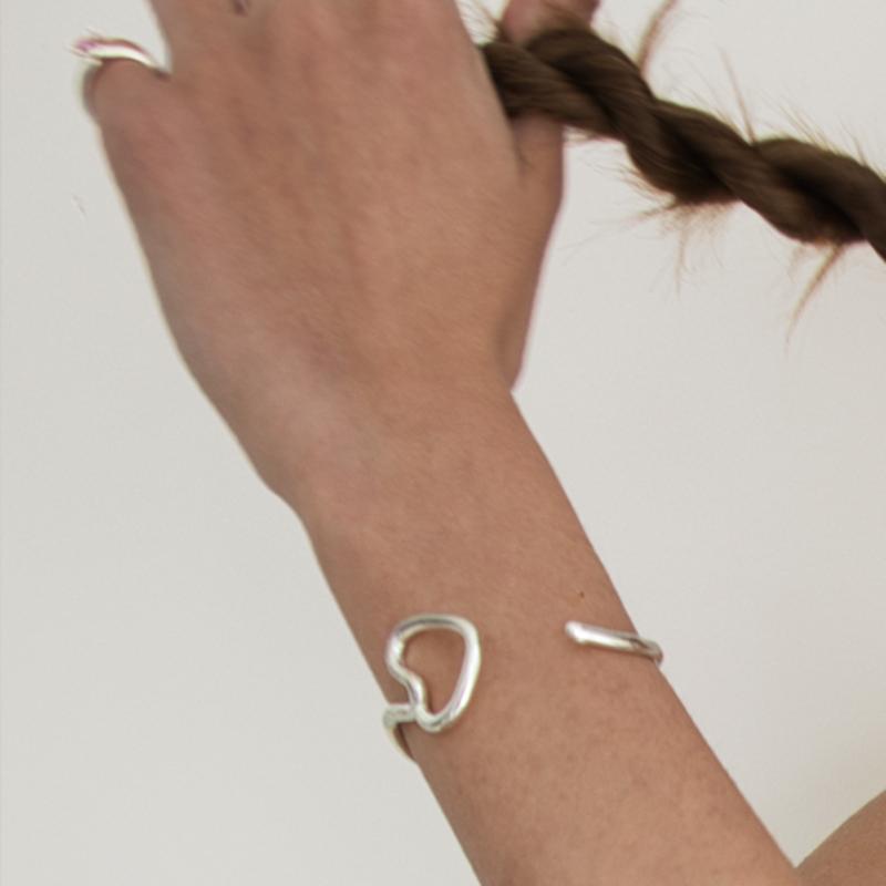 

nuavo Cupid arrow cuff Silver