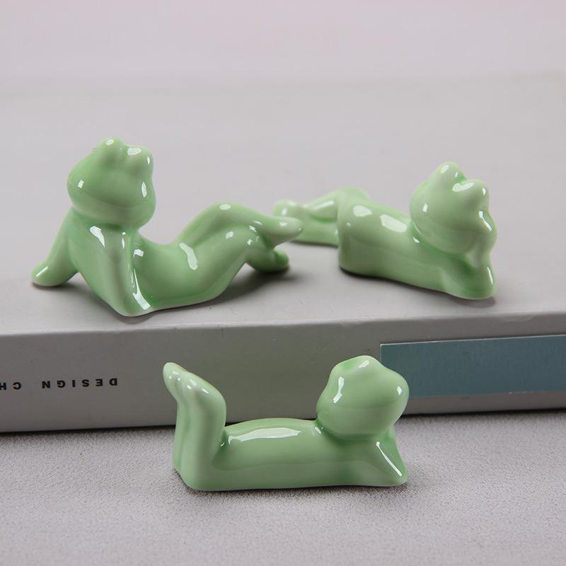 1Pcs Spoon Fork Rest Tableware Restaurant Utensil Creative Ceramic Funny Frog Chopstick Holder Cutlery Stand Kitchen Tools