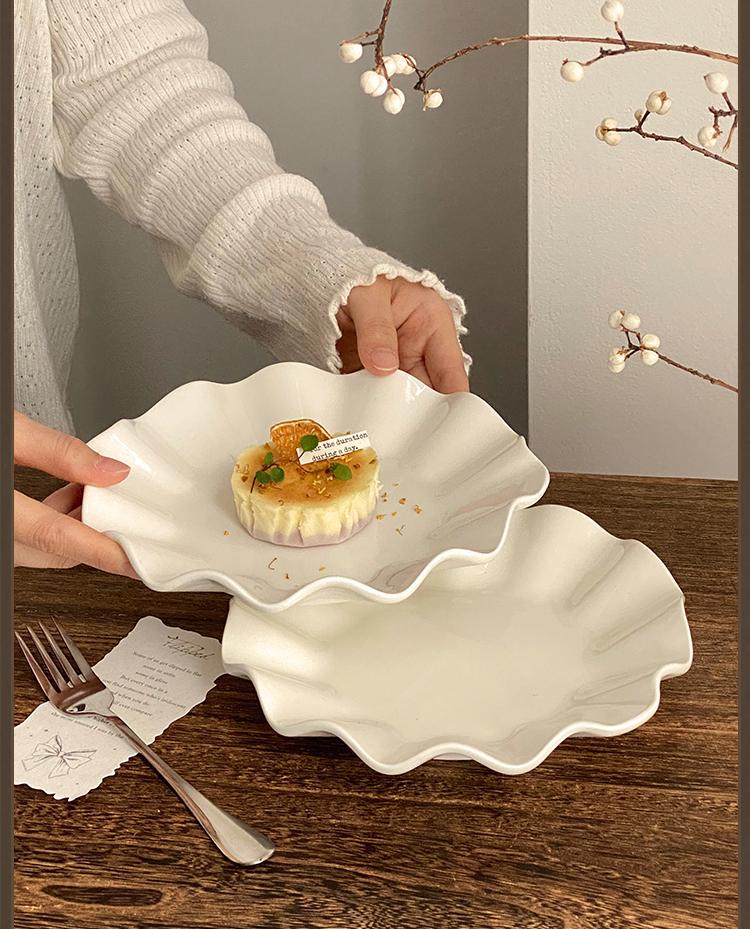 Creative Wave Flounce White Ceramic Dish Household 8 Inch Afternoon Cake Dessert Plates Nordic New Simple Light Luxury Tableware