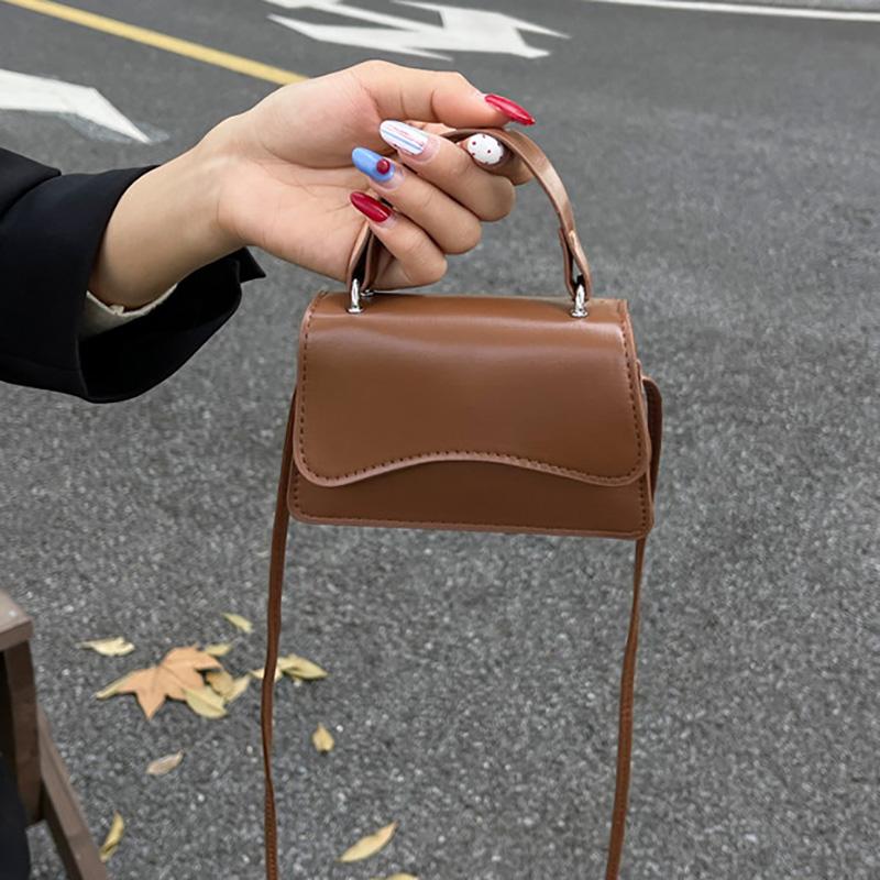 Fashion Women's New Flip Small Handbag Solid Color Shoulder Bag Minimalist Womens Crossbody Bag Soft PU Leather Small Square Bag