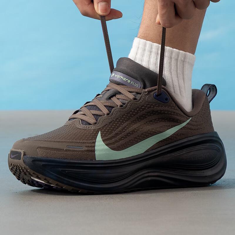 NIKE Men s Vomero Neutral Running Shoes IR7550-030 MEN 45