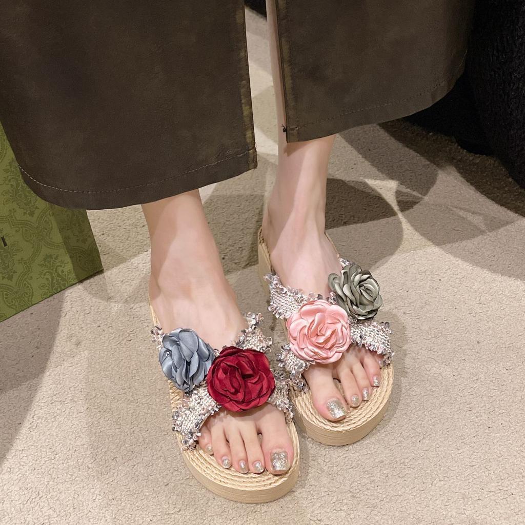Fashion thick-soled cool slippers beach shoes cool slippers 2025 summer new flower non-slip seaside vacation slippers