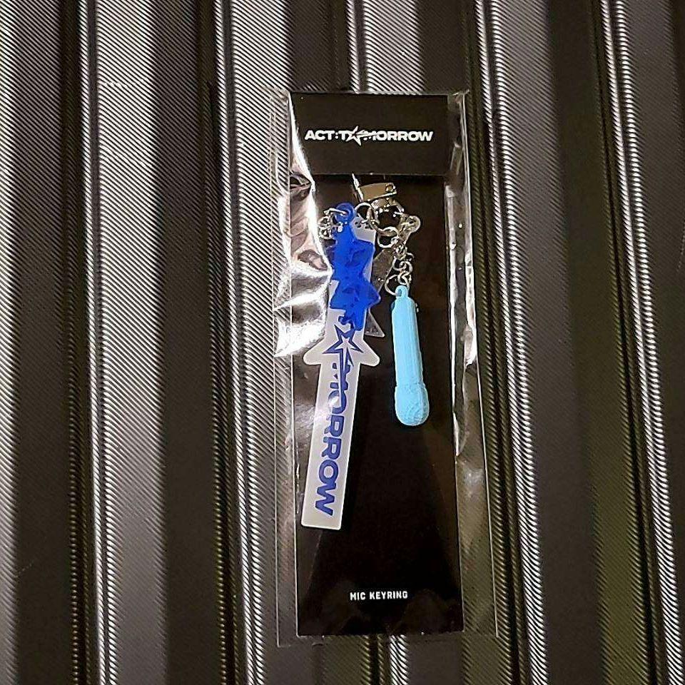 [USED] TXT Taehyung Microphone Keyring ACT TOMORROW Seoul Concert
