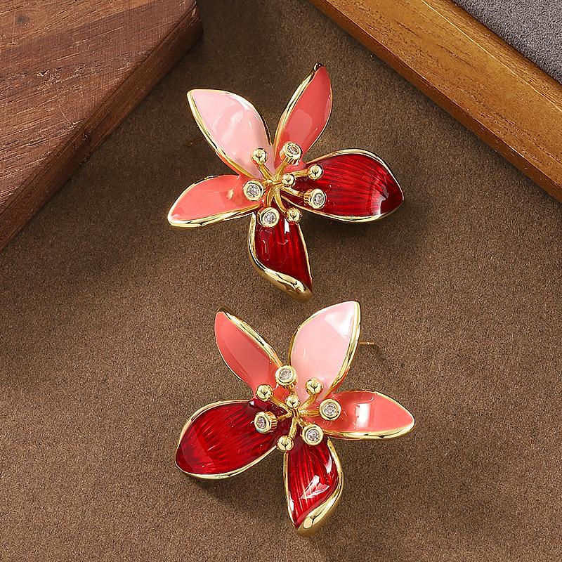 French Literary and Artistic Personality Light Luxury Style Dripping Oil Flower Stud Earrings Light Luxury Simplicity  Versatile Temperament Earrings