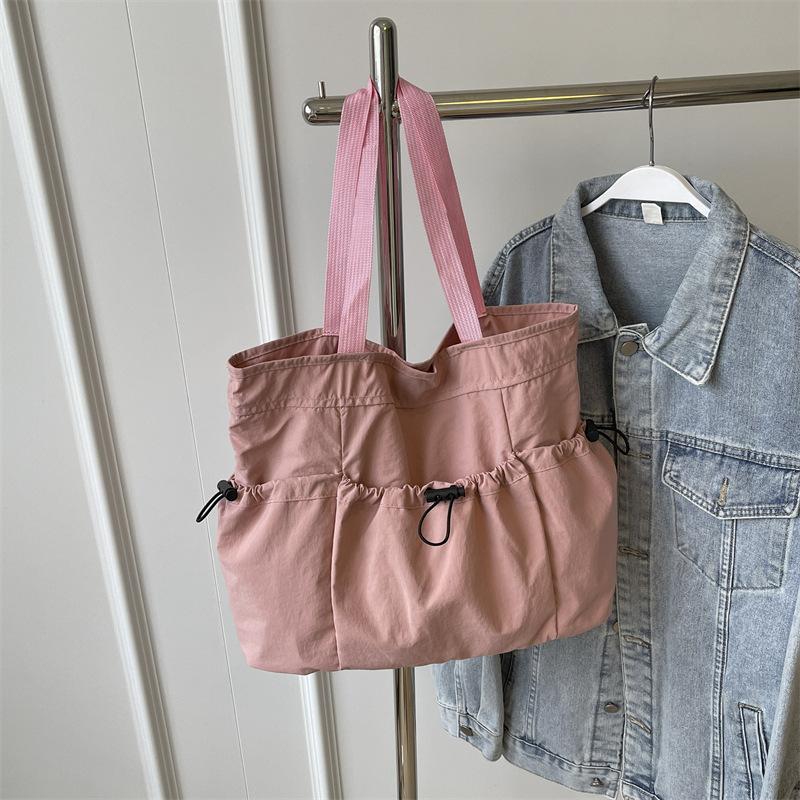 Lightweight large-capacity bag women's 2025 summer new casual shoulder bag versatile foreign-style texture commuter tote bag