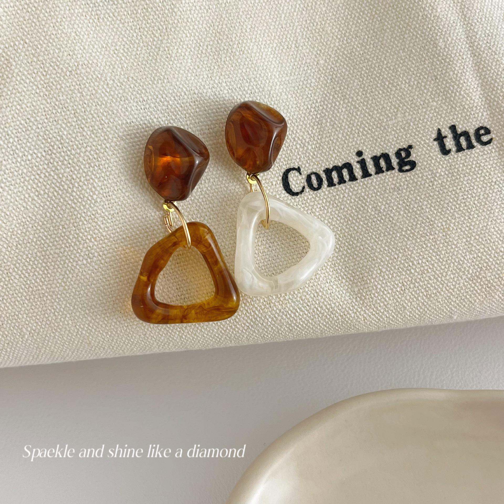 

«Серьги-иглы Майяра 925»: Янтарный жемчуг в стиле ретро для осени/зимы