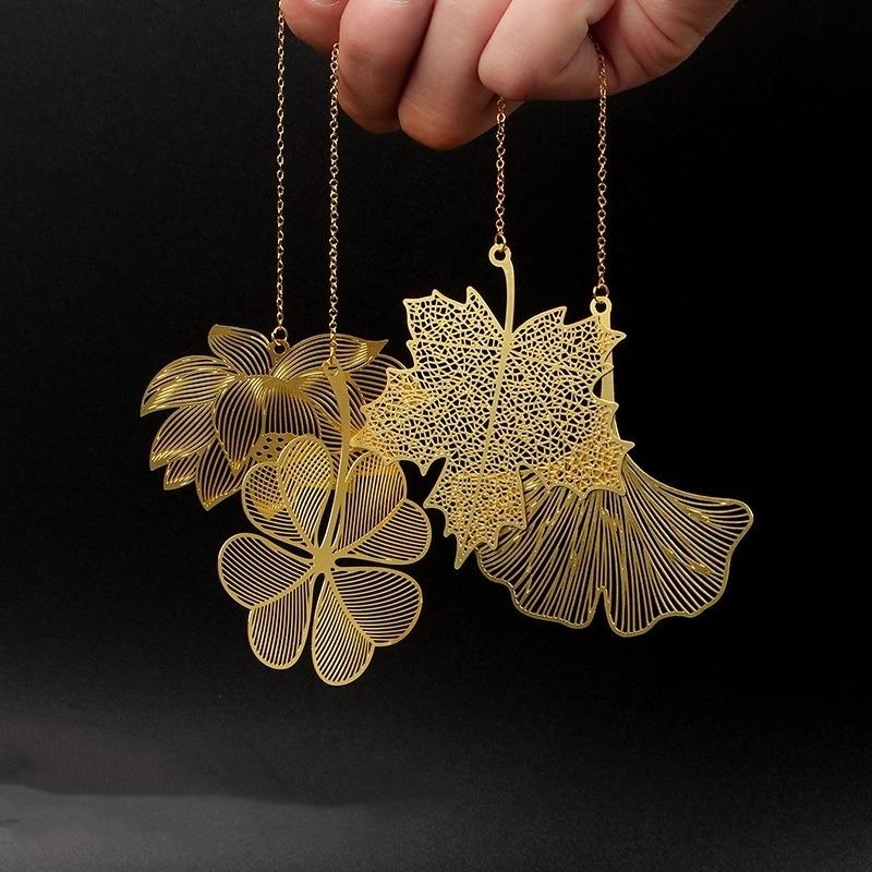 Retro Metal Bookmarks Hollow Ginkgo Biloba Maple Leaf Lotus Vein Book Marks Gifts Chinese Style Stationery
