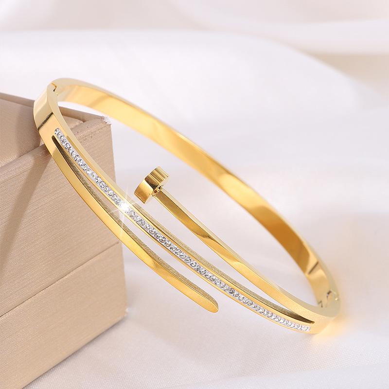 Three-layer Nail Nail Bracelet for Women, Light Luxury and High-end Bracelet