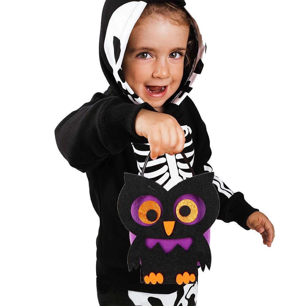 

2024 Halloween Decoration Felt Fabric Candy Bag Skeleton Bat Ghost Demon Festival Party Dress Up Tote Bag Handbag Kids Gifts as picture
