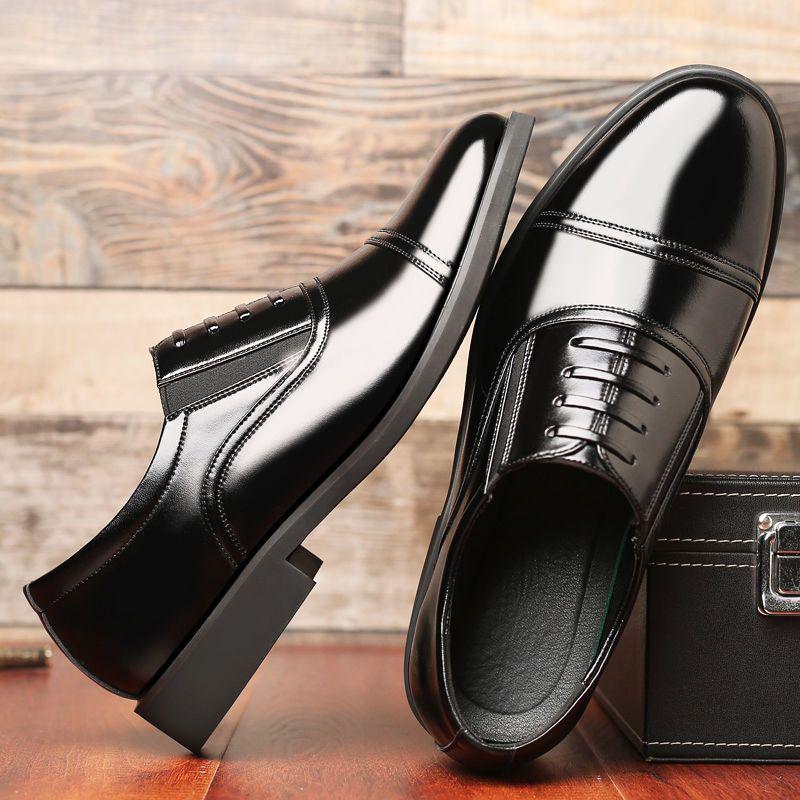 Men's British Style Three-joint Leather Shoes for Work and Casual Wear.