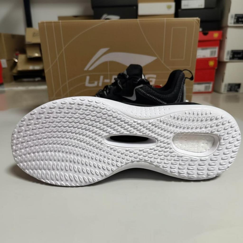 Li-Ning Zapatos Casuales Cómodos Simples Absorción de Impactos Antideslizantes de Caña Baja Zapatillas de Hombre Negro AGLU175-1